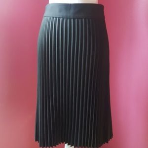 Ann Taylor Grey Micropleat Straight Skirt